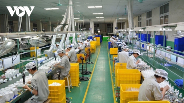 Thiếu lao động chất lượng cao, Việt Nam mất dần sức hấp dẫn nhà đầu tư nước ngoài - Ảnh 1.