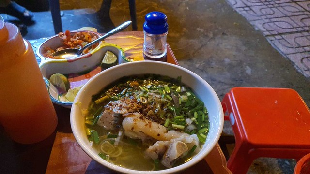 5 món ăn đường phố nức tiếng Sài Gòn nhưng hiếm có khó tìm ở Hà Nội - Ảnh 6.