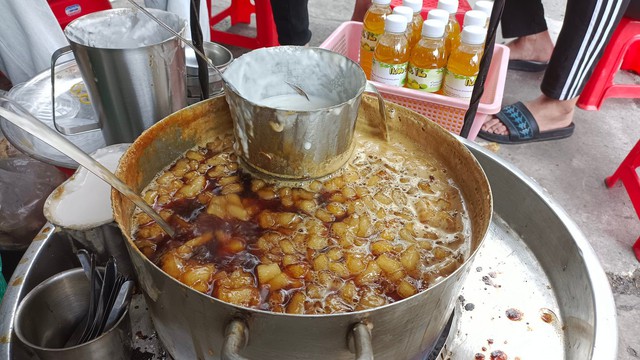 5 famous street foods in Saigon but rare and hard to find in Hanoi - Photo 2.