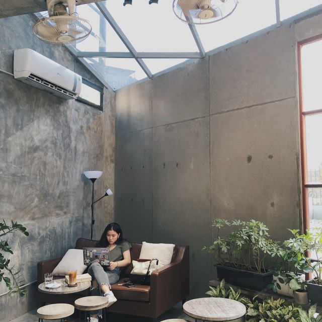 Nếu chán không gian văn phòng, đây sẽ là 4 quán cà phê giúp bạn ngồi làm việc cực hiệu quả - Ảnh 14.