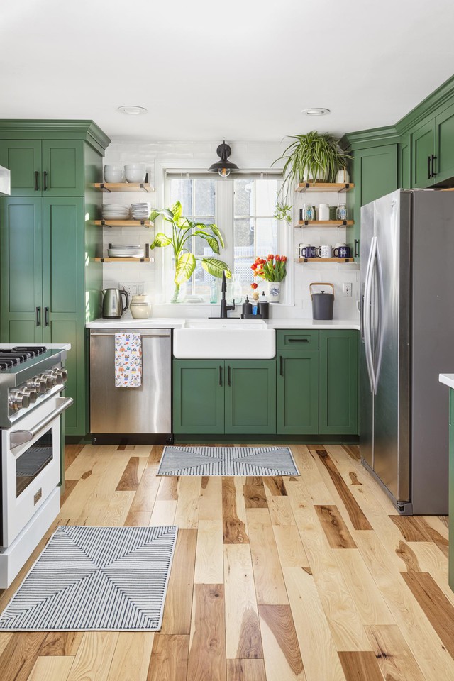 Từ nhẹ nhàng đến sang trọng, đây là những thiết kế nhà bếp với gam màu xanh lá khiến bạn không chê vào đâu được - Ảnh 12.