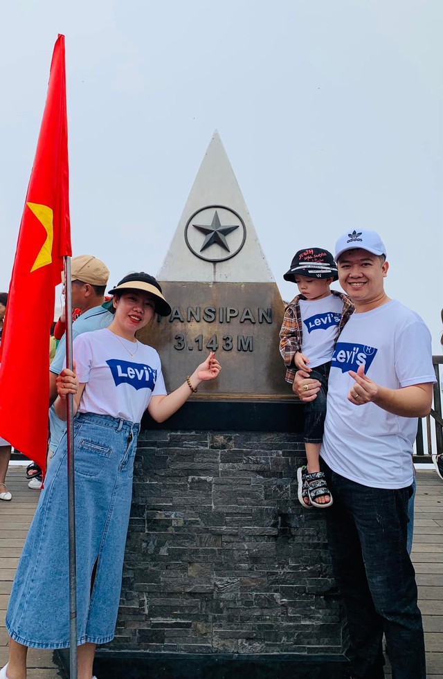 Young family self-driving more than 1,000 km to conquer Fansipan peak - Photo 3.