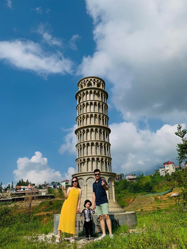 Young family self-driving more than 1,000 km to conquer Fansipan peak - Photo 13.