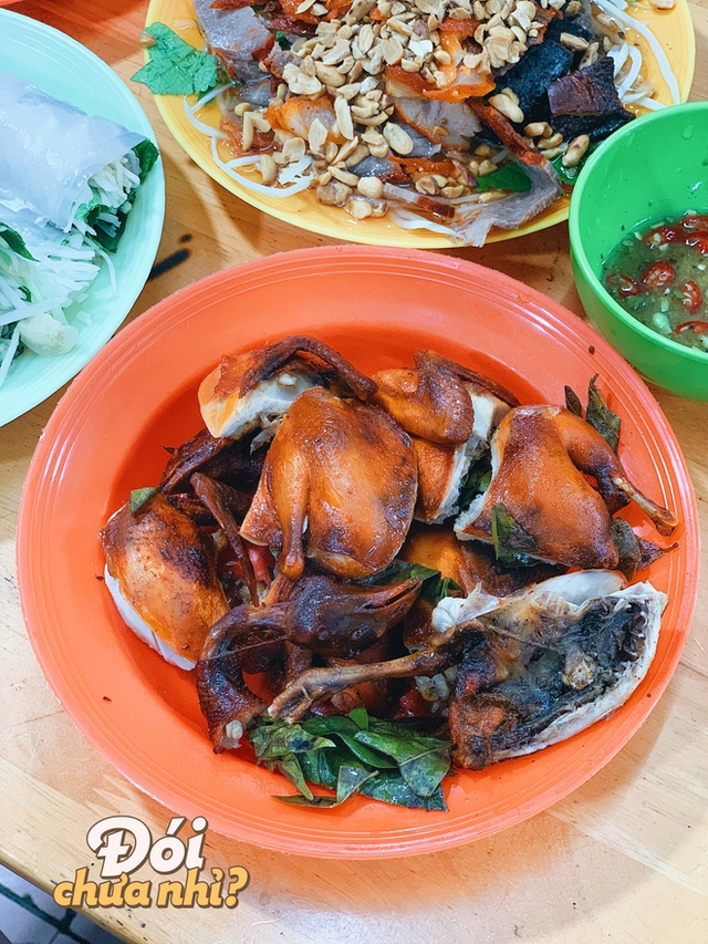 Đi ăn ở con phố ngắn nhất Hà Nội, thưởng thức đủ các món ăn vặt yêu thích của giới trẻ - Ảnh 8.