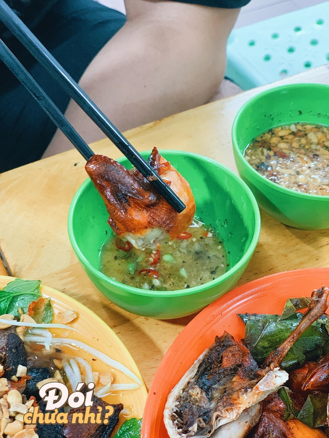Đi ăn ở con phố ngắn nhất Hà Nội, thưởng thức đủ các món ăn vặt yêu thích của giới trẻ - Ảnh 9.