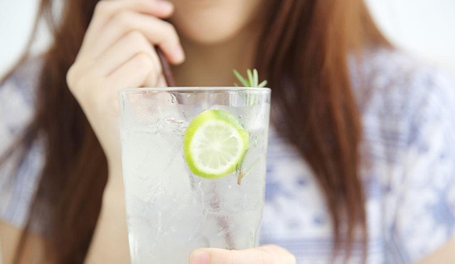 Nước chanh cho thêm thứ này để uống sẽ giúp làm sạch mạch máu, tránh đau tim, đột quỵ - Ảnh 5.