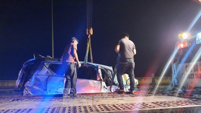  Hình ảnh ô tô bẹp dúm, nằm ngổn ngang sau vụ tai nạn liên hoàn trên cao tốc - Ảnh 9.