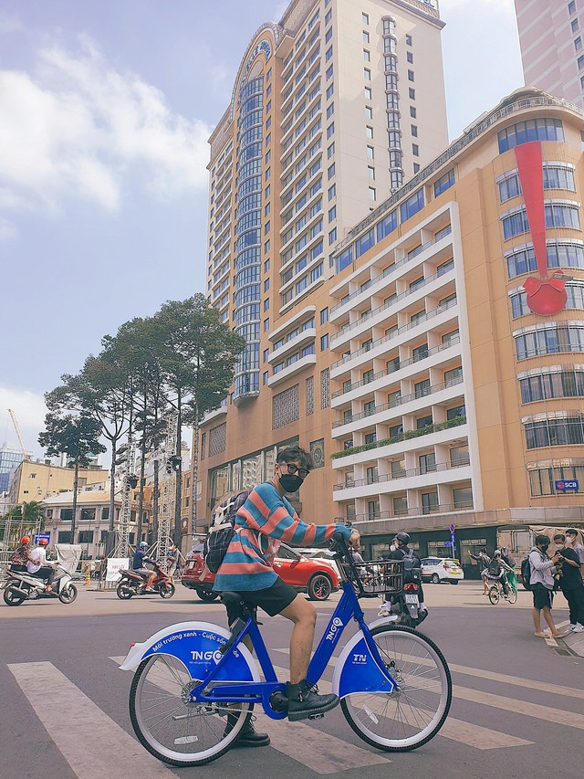 Cứ vào dịp lễ dân văn phòng lại phân vân về quê cùng gia đình hay làm việc xuyên kỳ nghỉ để nhận được mức lương cao - Ảnh 8.