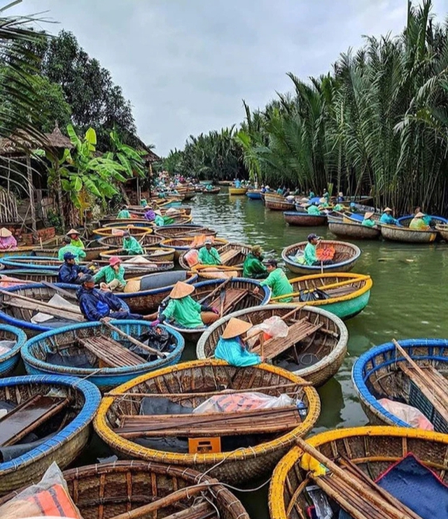 Chao đảo trên thuyền thúng - một đặc sản du lịch Việt Nam khiến du khách phấn khích - Ảnh 6.