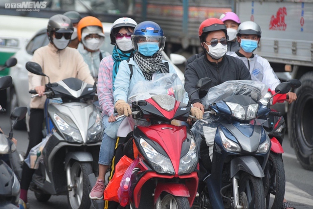 People flock to the holidays, the gateways of Hanoi and Ho Chi Minh City are stuck for a long time - Photo 16.