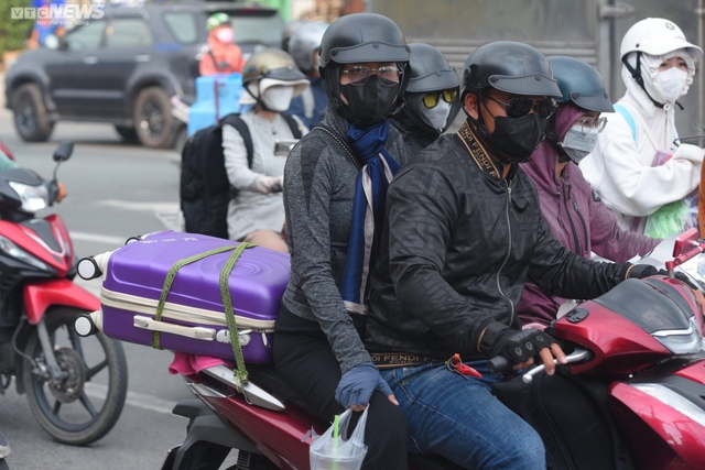 People flock to the holidays, the gateways of Hanoi and Ho Chi Minh City are stuck for a long time - Photo 19.