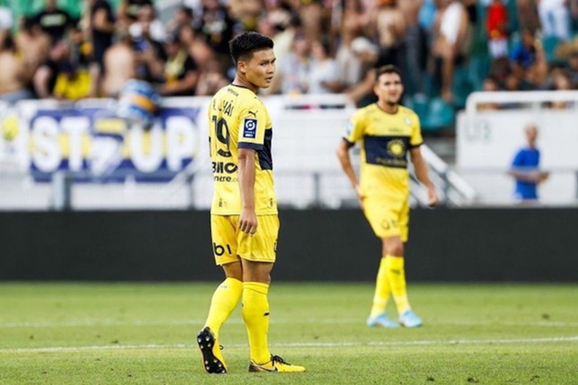 Quang Hải chật vật ở Pau FC: Công chưa được, thủ không xong - Ảnh 2.