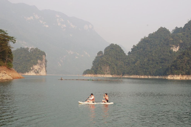 Mãn nhãn trước những cảnh đẹp được ví như “vịnh Hạ Long thu nhỏ” trên khắp đất nước - Ảnh 18.