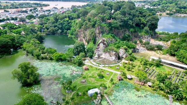Satisfied with the beautiful scenes that are likened to "miniature Ha Long Bay" across the country - Photo 7.