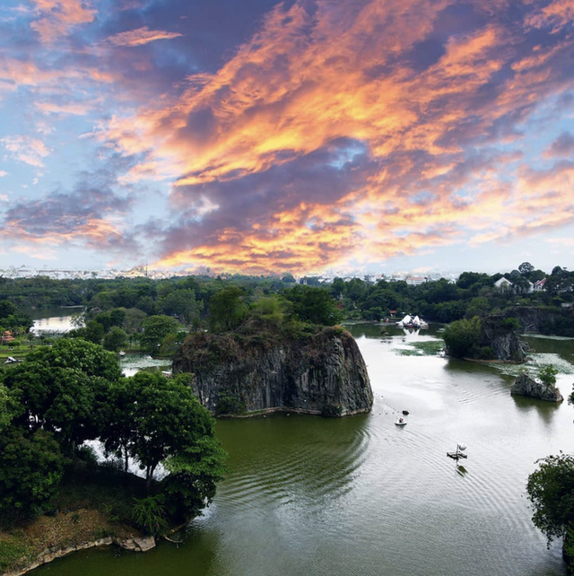 Fascinated by the beautiful scenes that are likened to "miniature Ha Long Bay" across the country - Photo 8.