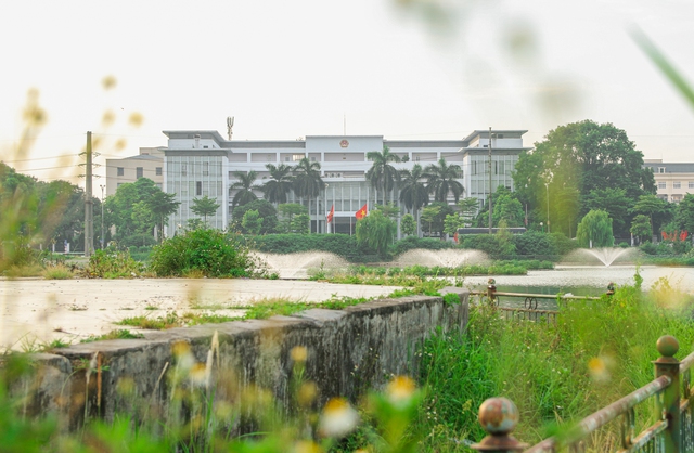  Công viên 16 ha ở Hà Nội bỏ hoang thành nơi trồng rau, đánh cá - Ảnh 3.