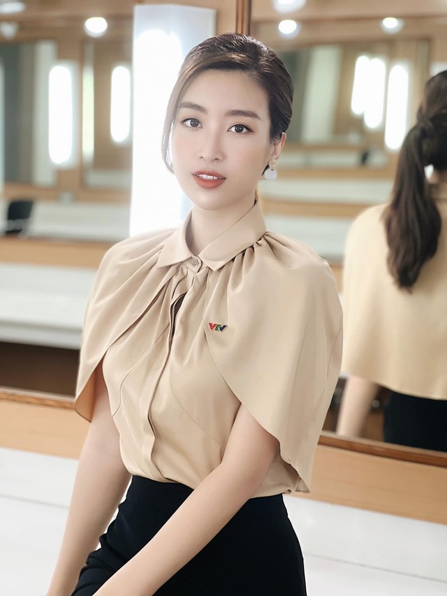 Soi style dàn Hoa, Á hậu khi làm biên tập viên, toàn diện váy áo thanh lịch và tôn dáng - Ảnh 1.