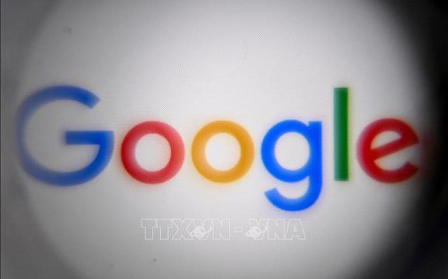 Biểu tượng Google trên màn hình điện thoại thông minh tại Moskva, Nga. Ảnh tư liệu: AFP/TTXVN