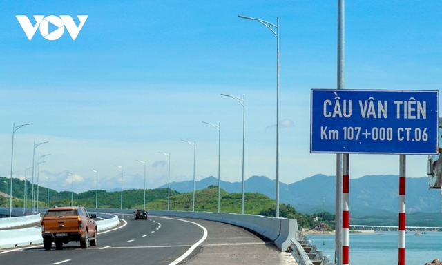 Khung cảnh hùng vĩ quanh cây cầu vượt biển dài nhất Quảng Ninh - Ảnh 7.