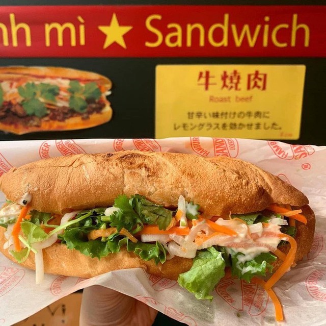 Việt Nam có 6 tiệm bánh mì “xuất ngoại” vang dội, khách nước ngoài phải xếp hàng dài chờ đến lượt - Ảnh 8.