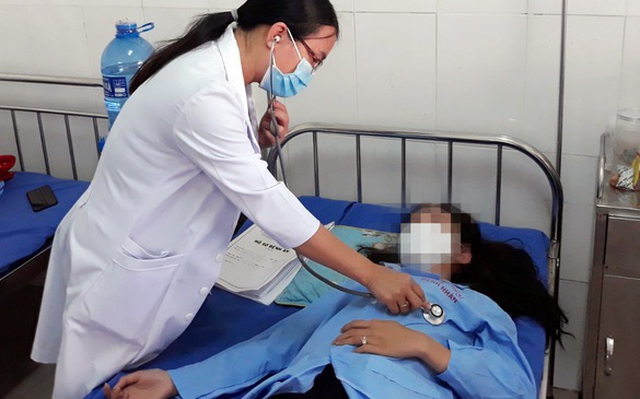 Một bệnh nhân mắc sốt xuất huyết nặng điều trị tại Trung tâm Y tế huyện Trảng Bom, Đồng Nai - Ảnh: A LỘC