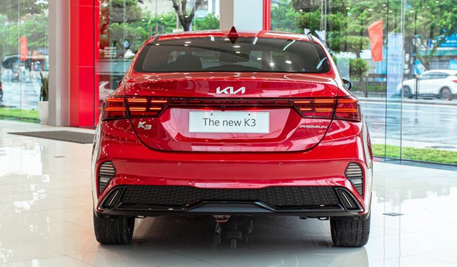 Kia K3 giảm giá cao nhất 30 triệu đồng tại đại lý, thêm sức ép cho Mazda3 và Corolla Altis - Ảnh 2.