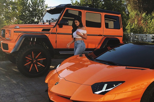 Chi phí độ xe đắt nhất làng sao thuộc về ai: Chị em nhà Kardashian-Jenner thống trị top 5 - Ảnh 5.