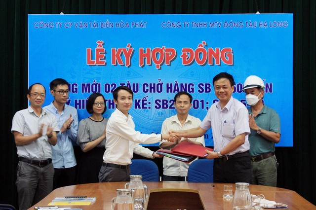 Hòa Phát bán 4,5 triệu tấn thép sau 7 tháng, đóng mới 2 tàu vận tải 24.500 tấn - Ảnh 2.
