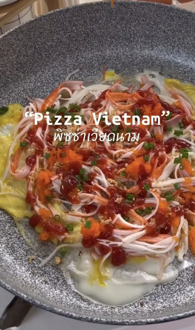 Bánh tráng nướng Việt Nam được lòng hội ăn vặt ở Thái Lan, có hẳn quầy bán hoành tráng - Ảnh 8.