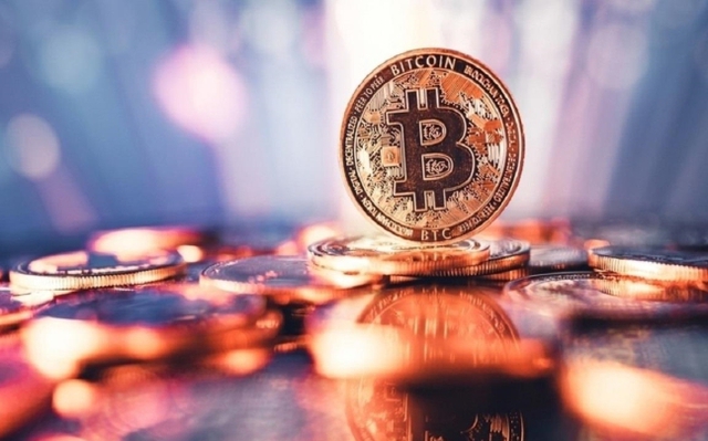 Bitcoin tăng mạnh khiến nhiều tiền ảo "bốc đầu".