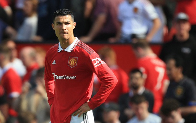 Ronaldo bất lực trong hiệp 2 trận thua Brighton - Ảnh: AFP