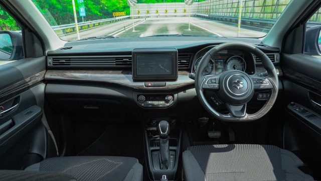 Suzuki Ertiga Hybrid giá dự kiến từ 528 triệu, nâng cấp động cơ đấu Mitsubishi Xpander - Ảnh 1.