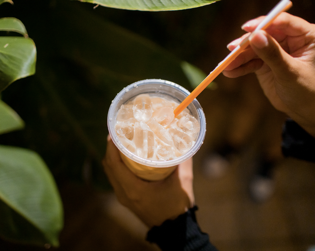 Theater peach tea - a drink that "wobbles" young people in Ho Chi Minh City, how crowded is it now?  - Photo 20.