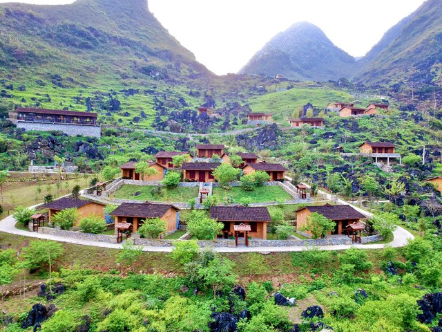 A "unique" resort with quaint-shaped houses in Ha Giang - Photo 2.
