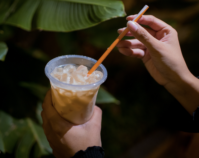 Theater peach tea - a drink that "wobbles" young people in Ho Chi Minh City, how crowded is it now?  - Photo 19.