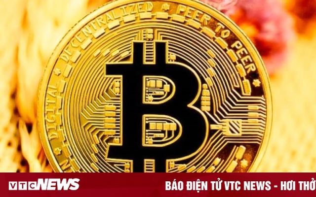 Bitcoin tăng vượt 21.000 USD.