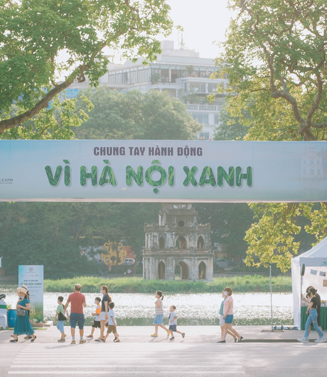 The heartbreakingly beautiful moments of the autumn sky in Hanoi make everyone bewildered - Photo 7.