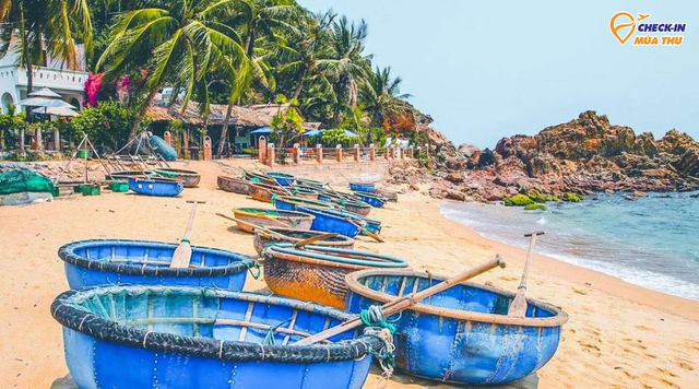 Top 10 bãi biển đẹp nhất Việt Nam: Số 9 không quá nổi tiếng nhưng là viên ngọc của Phú Yên - Ảnh 6.