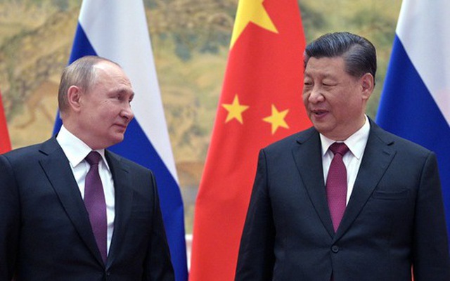 Tổng thống Nga Vladimir Putin (trái) gặp Chủ tịch Trung Quốc Tập Cận Bình tại Bắc Kinh vào tháng 2-2022 - Ảnh: AFP