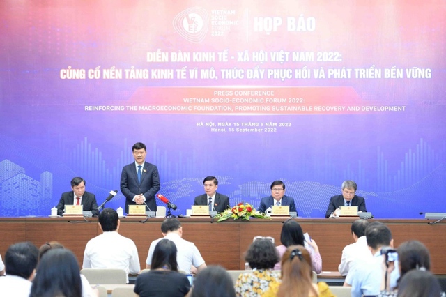Diễn đàn kinh tế - xã hội Việt Nam 2022: Thúc phục hồi, phát triển bền vững - Ảnh 1.