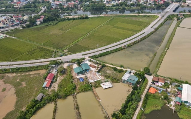 Cầu trị giá 110 tỷ, hoàn thành phần mặt cầu gần 2 năm nhưng chưa thể 'lưu thông'