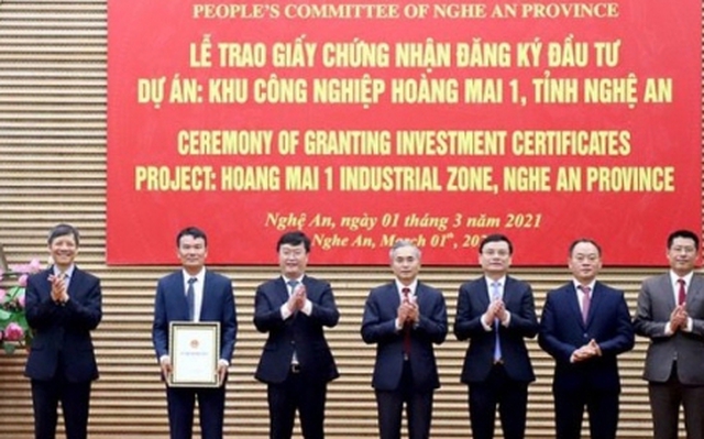 Dự án Nhà máy sản xuất linh kiện sản phẩm điện tử và phụ tùng ô tô Juteng được UBND tỉnh Nghệ An trao giấy chứng nhận đăng ký đầu tư vào ngày ngày 30/12/2021. Ảnh: Báo Nhân dân