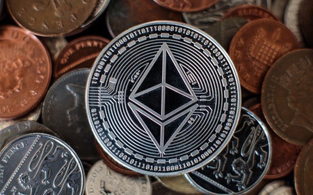 Tiền mã hóa ETH của hệ sinh thái Ethereum - Ảnh: INVESTOPEDIA