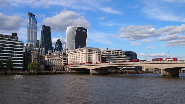 Thương vụ ngót 10 triệu USD đem Cây cầu London hết hạn sử dụng từ Anh về Mỹ - Ảnh 1.