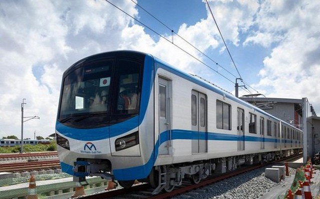 Đoàn tàu metro đầu tiên chạy thử nghiệm ở depot Long Bình ngày 30/8/2022. Ảnh: Minh Hòa