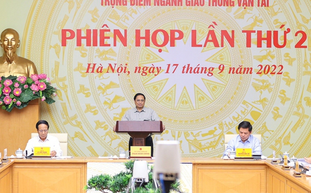 Thủ tướng: Rất sốt ruột với tình trạng ách tắc giao thông ở TP HCM và Hà Nội