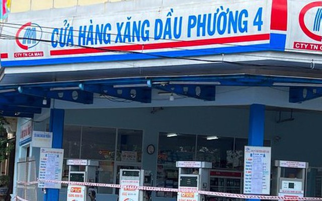 'Khát' xăng dầu: La liệt tàu cá nằm bờ, người dân quay cuồng vì gánh nợ