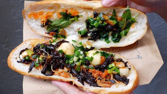 Ngoài pa-tê và thịt nguội, bánh mì Việt Nam có thêm nhiều biến tấu lạ miệng nhưng ngon khó cưỡng - Ảnh 16.