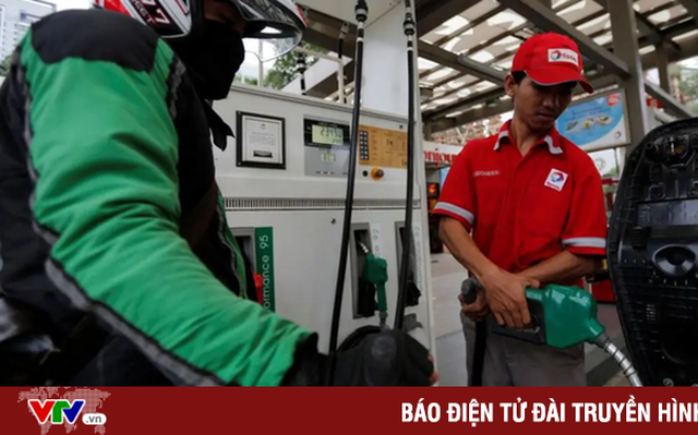 Tài xế xe công nghệ Indonesia “vật lộn” với giá nhiên liệu cao. (Ảnh minh họa - Ảnh: Flipboard)