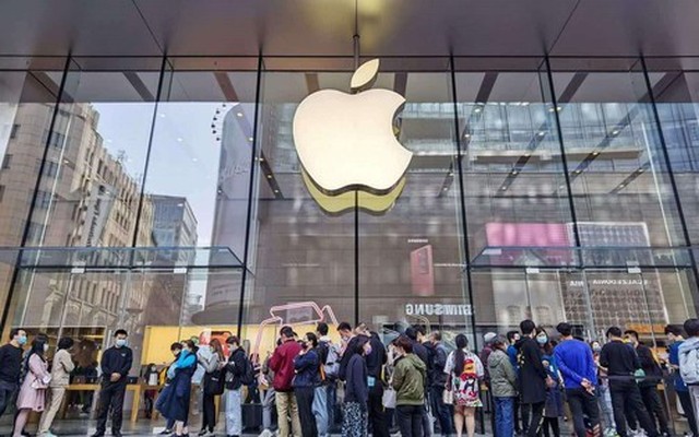 Đám đông xếp hàng dài mua iPhone dần biến mất, liệu sản phẩm của Apple có đang trở nên kém hấp dẫn?